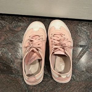 Pink puma sneakers sz 8